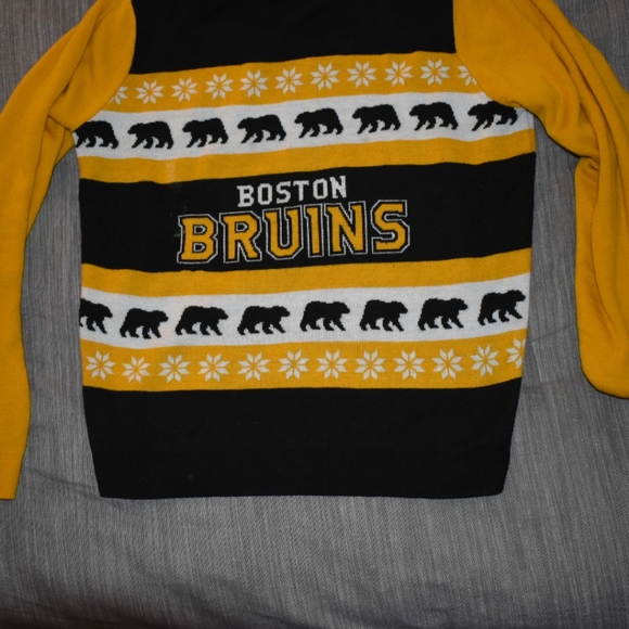 NHL Other - Boston Bruins Bear  Sweater